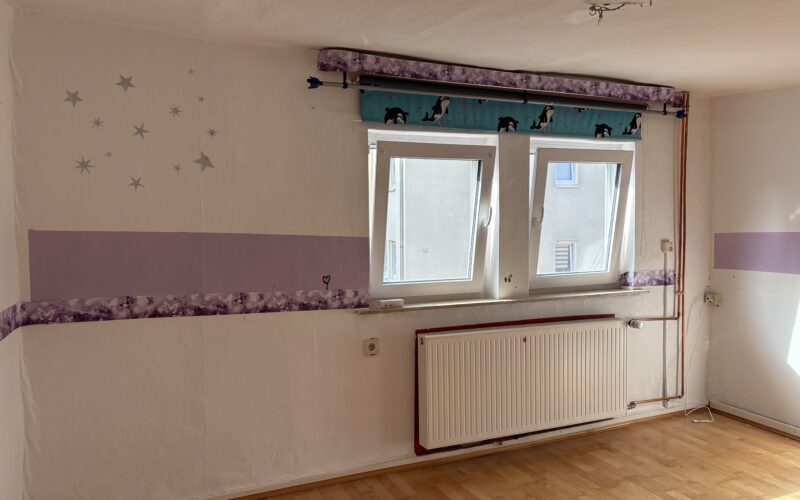 Immobilienfoto zu Platz für Macherinnen und Macher –Wohnen, Werkstatt, Scheune, Garagen und Garten