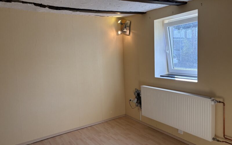 Immobilienfoto zu Platz für Macherinnen und Macher –Wohnen, Werkstatt, Scheune, Garagen und Garten